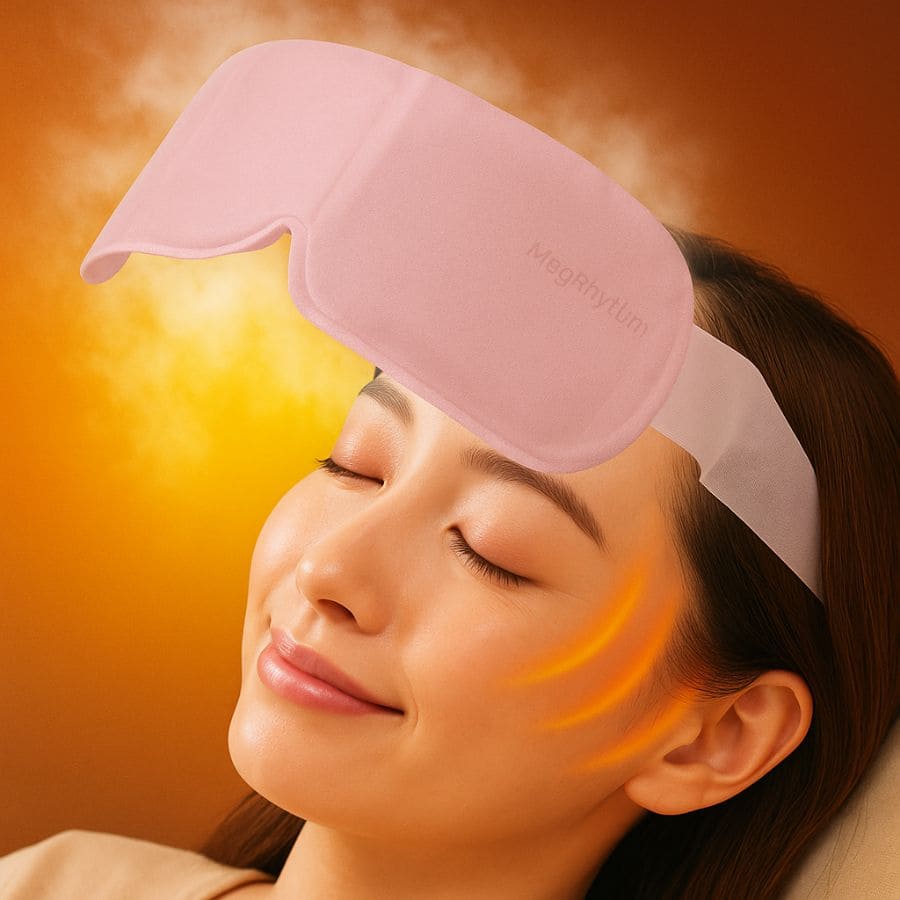 Photo d'une femme avec un masque Kao pour les yeux