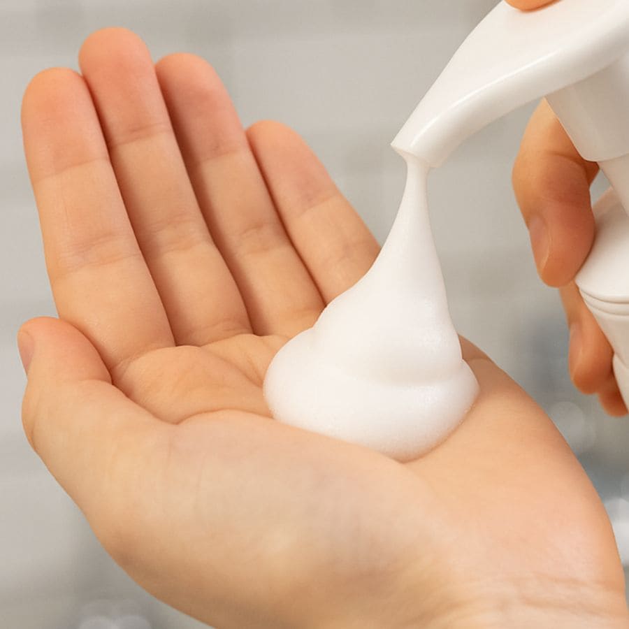 Kao mousse nettoyante intense et hydratante Curel texture