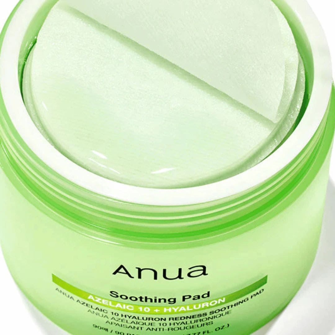 visage Anua Pads apaisants anti-rougeurs à l'azélaïque 10% et acide hyaluronique texture