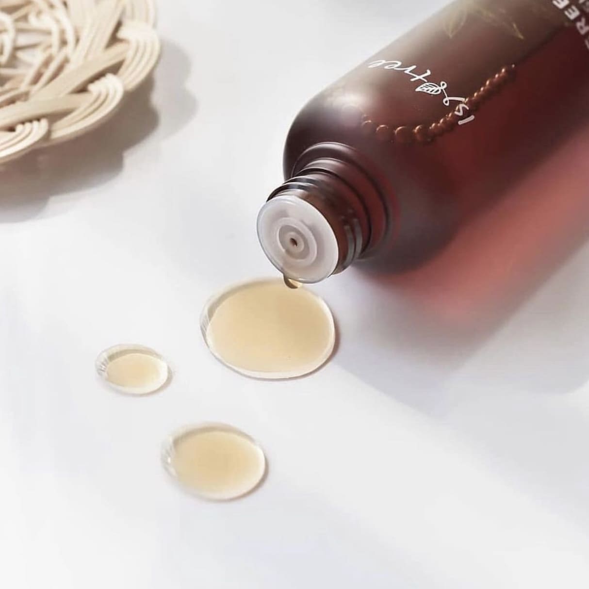 Isntree Toner frais au thé vert texture