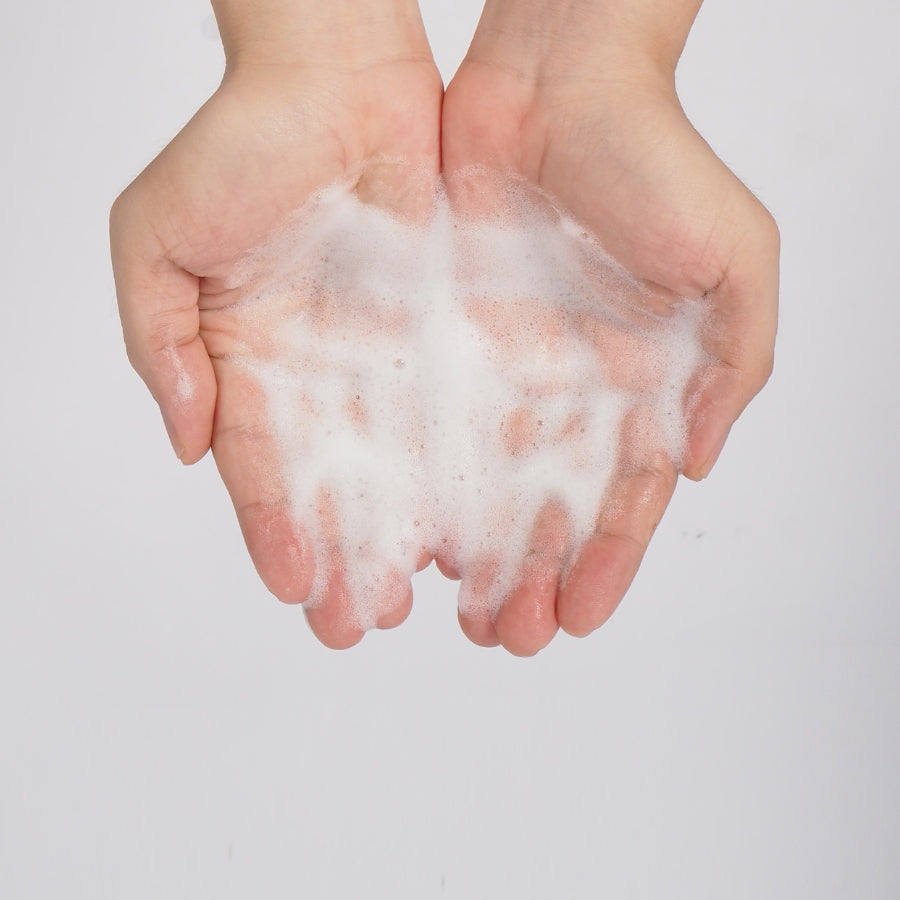 Shiseido mousse nettoyante visage au collagène Senka texture
