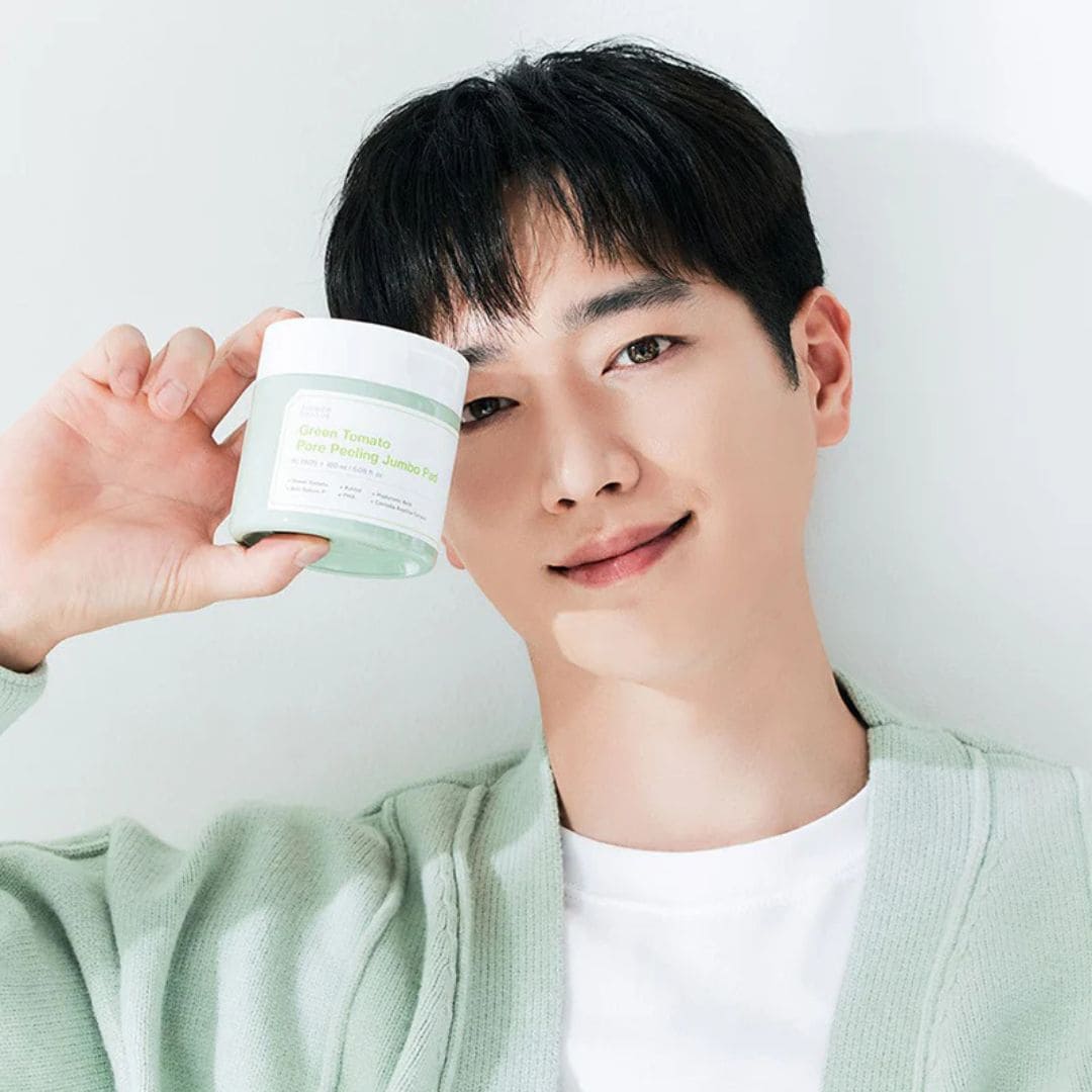 Sungboon Editor pads exfoliants Jumbo à la tomate verte photo avec un homme