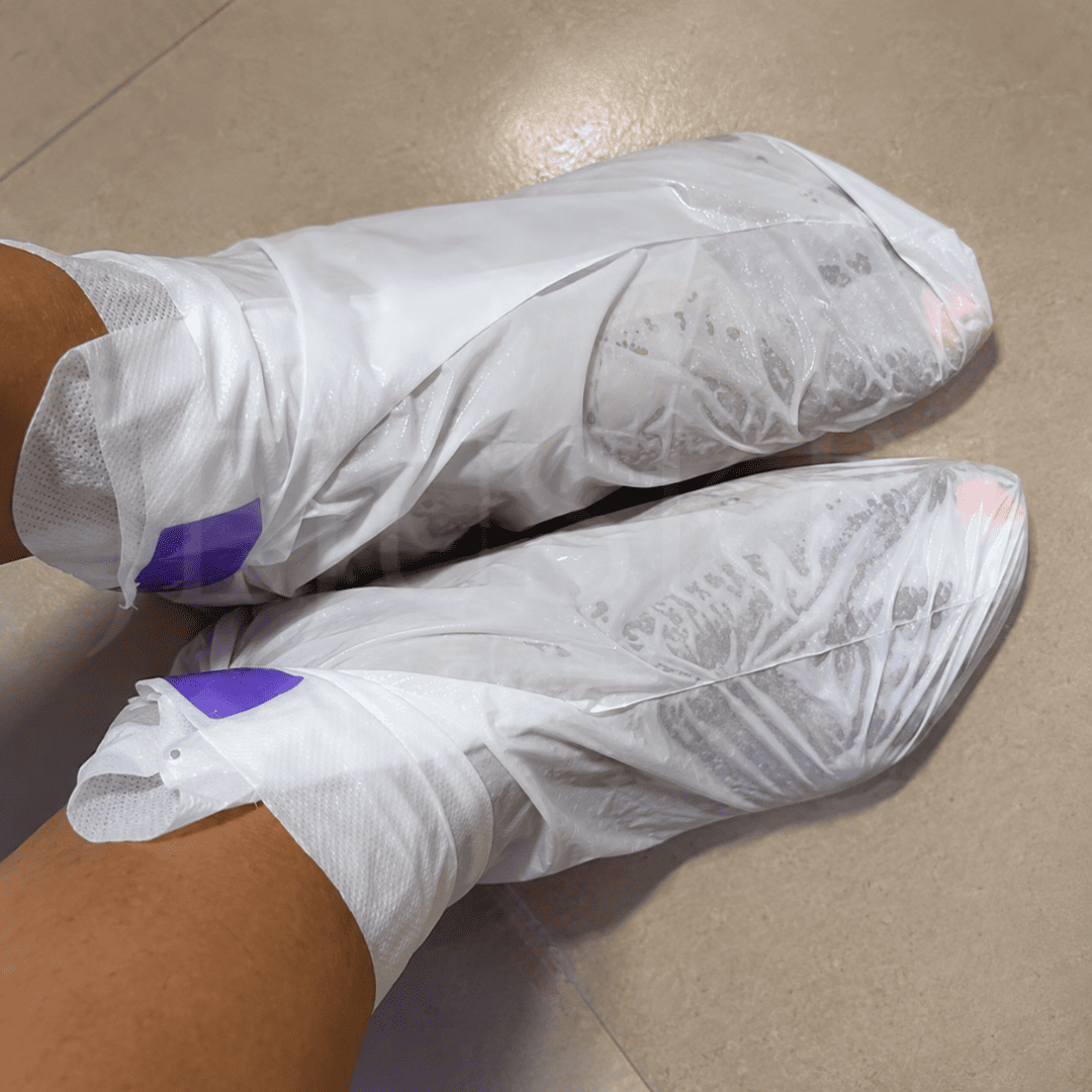 Masque sur les pieds d'une cliente