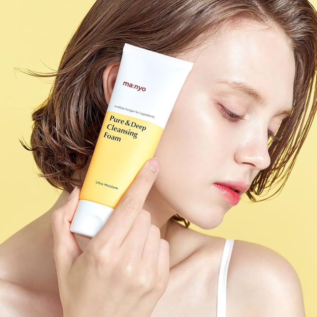 Manyo mousse nettoyante purifiante avec un visage