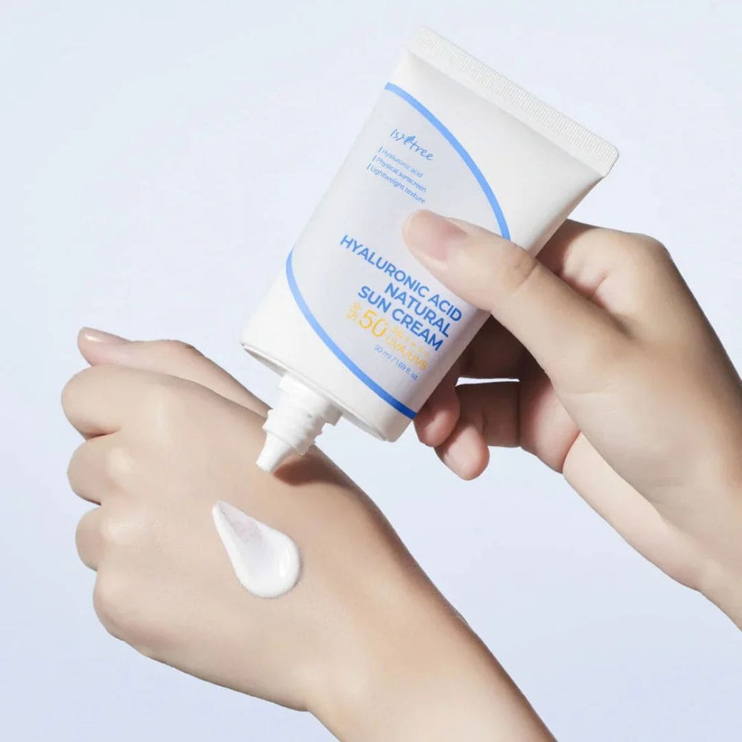 Isntree crème solaire naturelle à l'acide hyaluronique texture