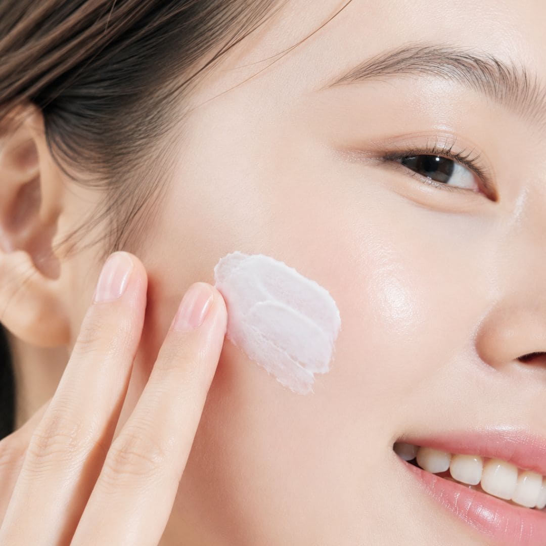Crème solaire sur une peau coréenne