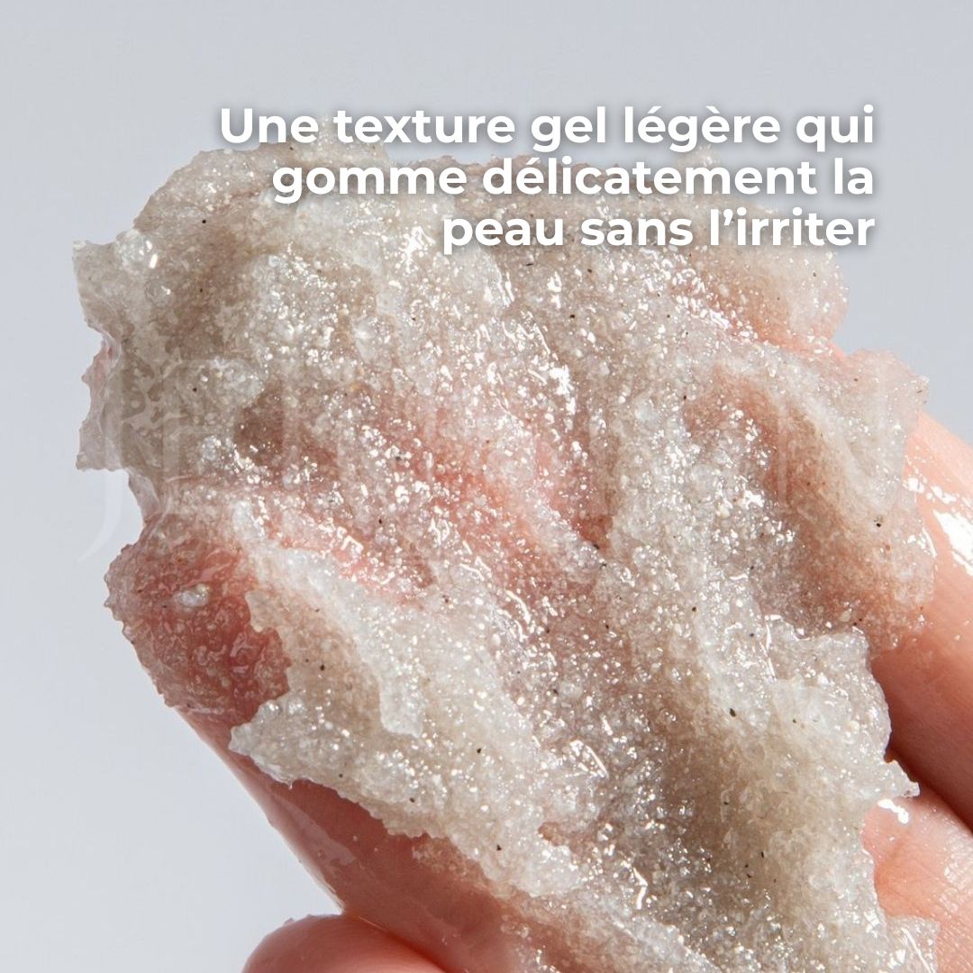 La texture du gel exfoliant à la pêche de Plu