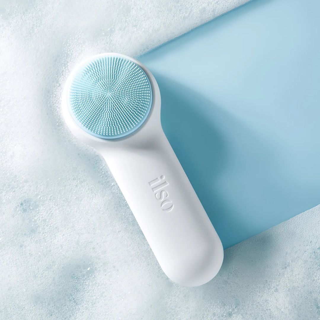 photo de haut de la brosse nettoyante et exfoliante pour les pores d'Ilso