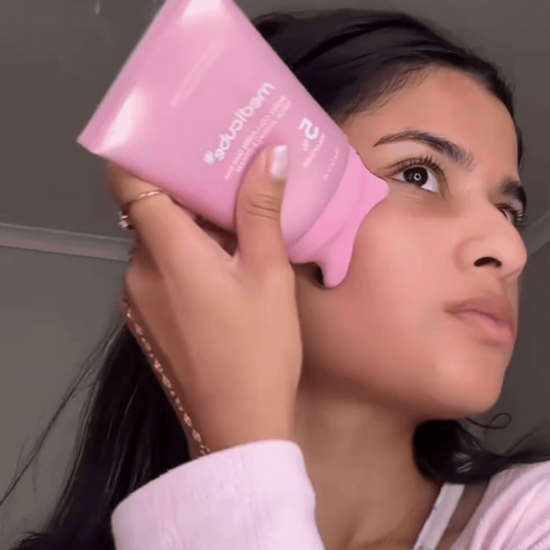 Vidéo sur la crème Gua Sha anti-rides pour le cou au PDRN et au collagène de Medicube