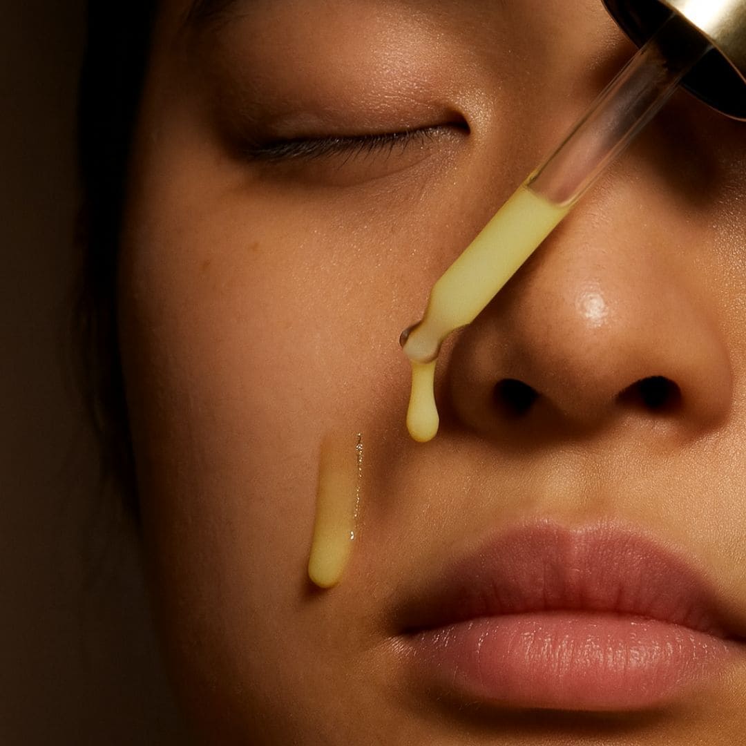 Medicube Ampoule Deep Vita C texture avec un visage