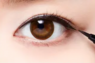 Suivez la ligne des cils